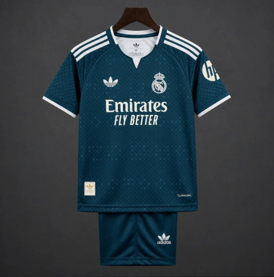 Conjunto Niño Real Madrid Visitante 26/27